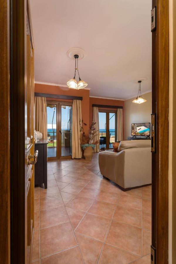 Venetico Beachfront & - 2 Bedroom Sea View * Argassi