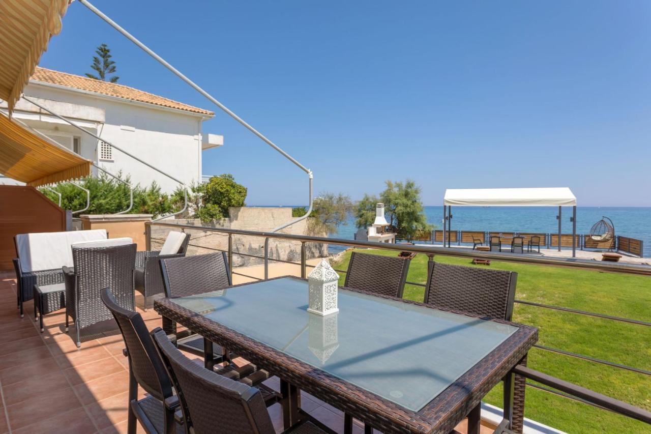 Venetico Beachfront & - 2 Bedroom Sea View *