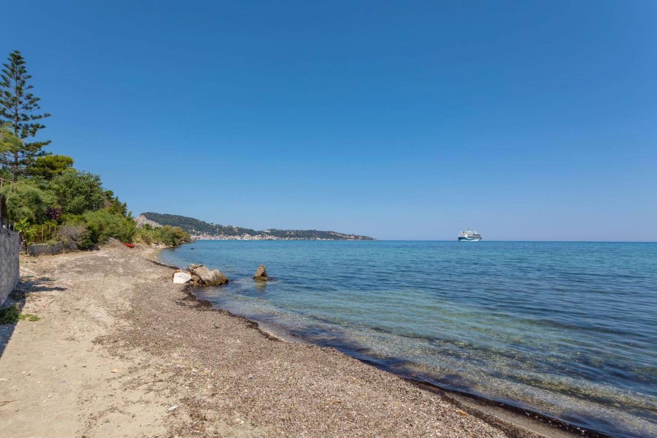 Apartment Venetico Beachfront & - 2 Bedroom Sea View Argassi