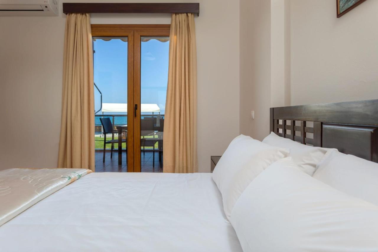 Apartment Venetico Beachfront & - 2 Bedroom Sea View *