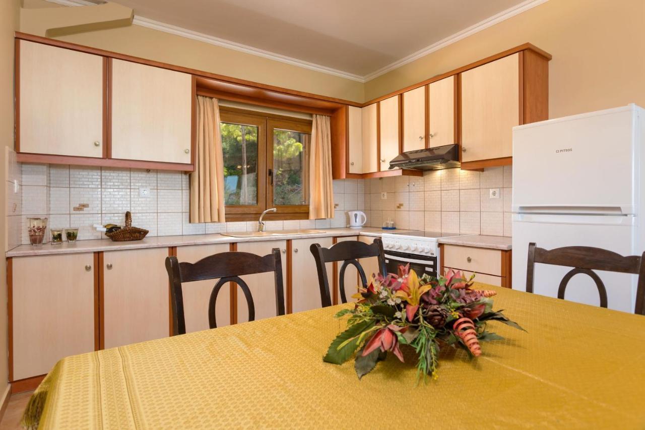 Apartment Venetico Beachfront & - 2 Bedroom Sea View Argassi