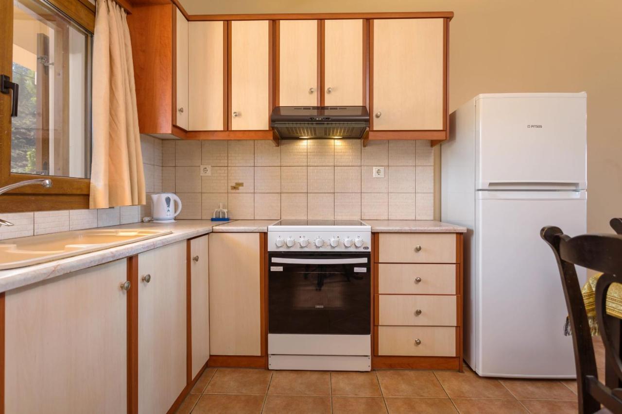 Venetico Beachfront & - 2 Bedroom Sea View Apartment